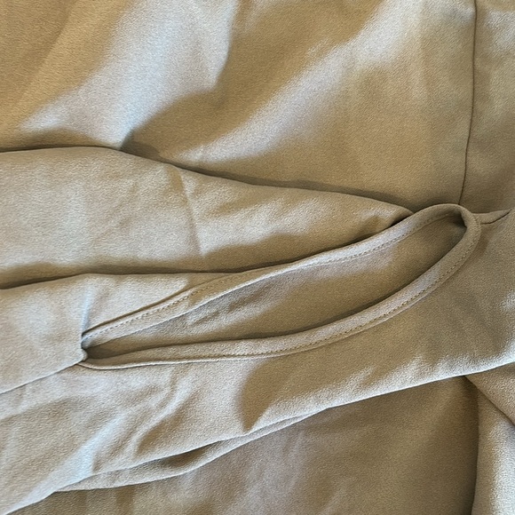 Leith Hi-Low Blouse l SIZE S - Picture 4 of 5